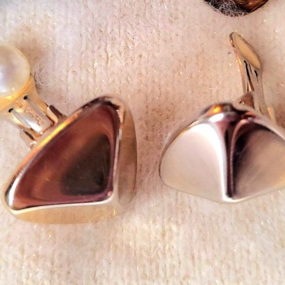 Authenticated Preowned Christian Dior Vintage Gold Tone Pyramid Clip Earring - Picture 9 of 10